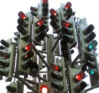 Sabar, Puluhan Lampu Merah Mati Pagi Ini